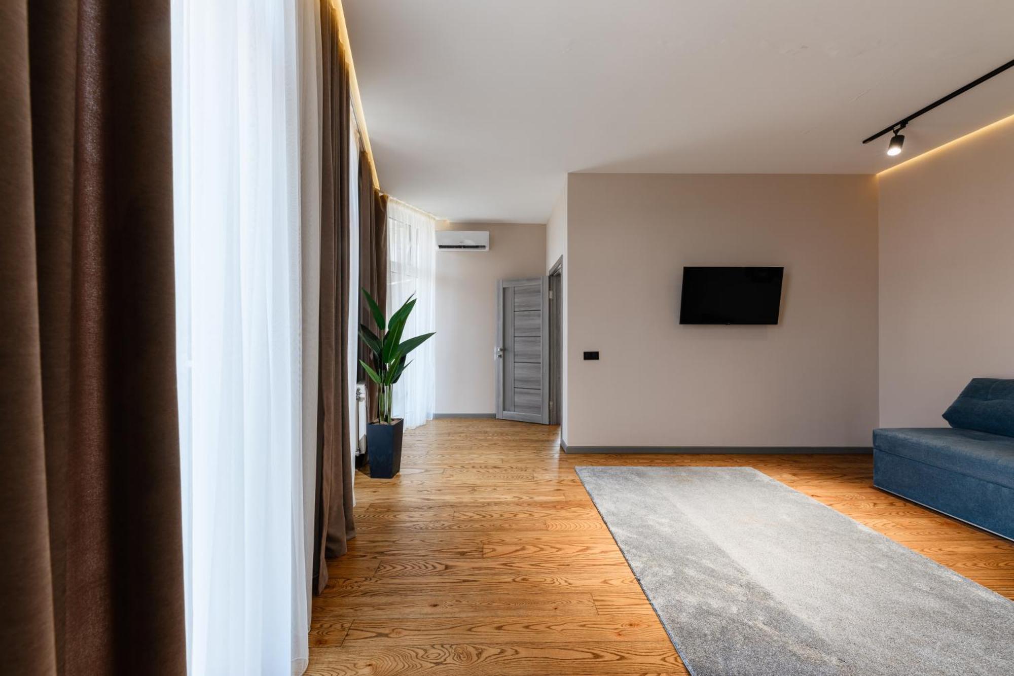 Luxury Apartments Smart House Ужгород Экстерьер фото